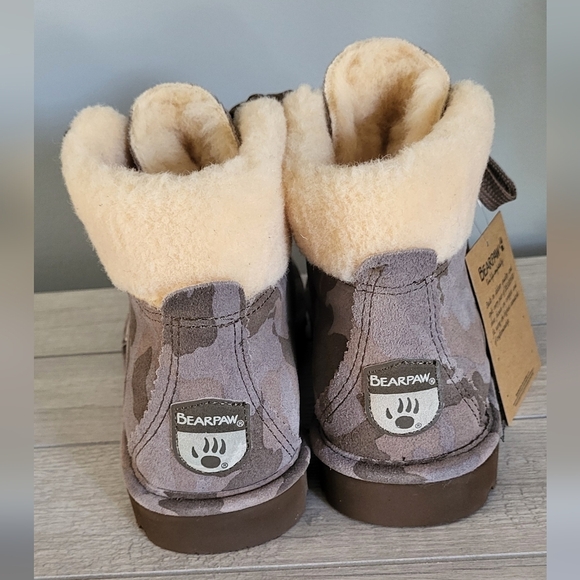Bearpaw Camo Print Sherpa Wool Lined Lace Up Boot - Picture 6 of 10